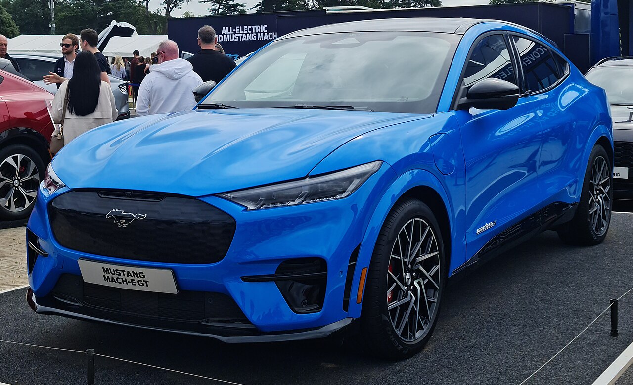 Ford et GM paniquent au Salon — Désespoir public face aux VÉ chinois