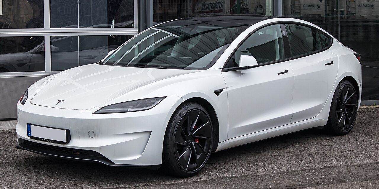 La Grande Guerre des Prix des VÉ : Ford, Tesla et Hyundai Réduisent les Prix Alors Que la Part de Marché S'effondre — Qui Gagne?